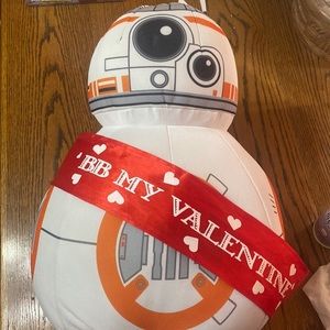 Valentine's day star wars greeter robot character- Star Wars
